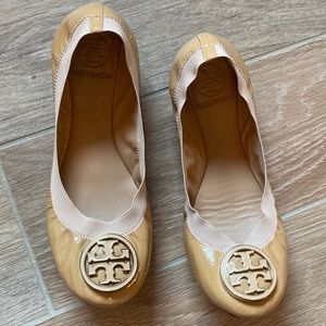 Tory Burch Caroline Flats. Camel patent leather with elastic edge. 8.5